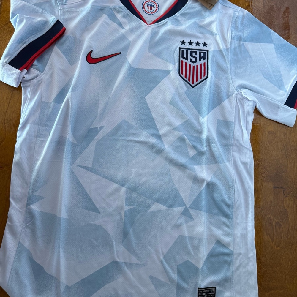 Nike White USA Soccer Jersey FIFA World Cup - size Small